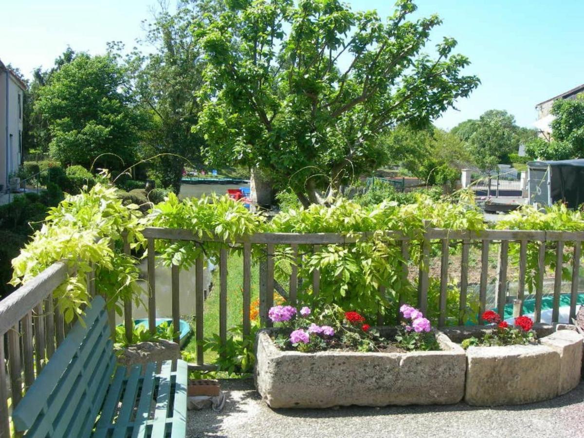 Gite Charmant Au Bord De L'Eau Avec Canoes, Terrasse Et Jardin A Damvix, Au Coeur Du Marais Poitevin. - Fr-1-426-354 Villa Eksteriør billede